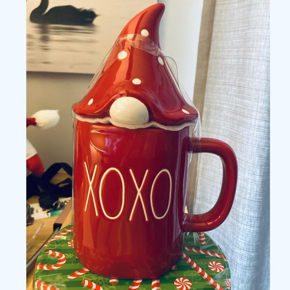 Rae Dunn Mug “XOXO”